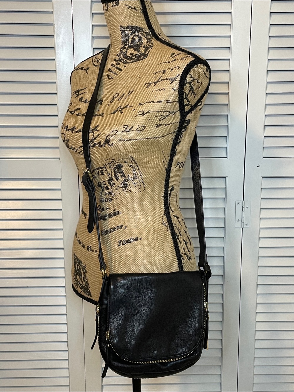 NWOT - Vince Camuto Black Leather Crossbody Bag - 3 Separate Pockets Expandable